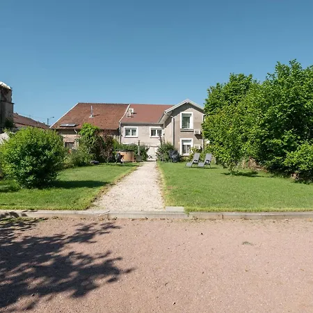 Apartment 4 Etoiles Ideal Pour Cure Thermale A Bains-les-bains, Bains-les-Bains