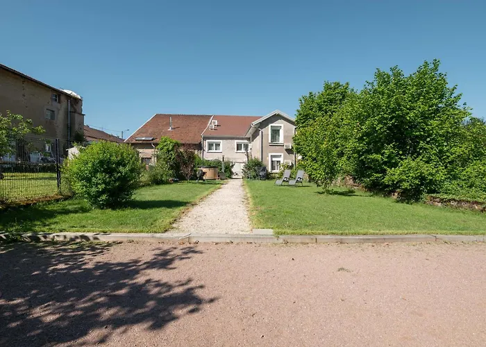 Apartment 4 Etoiles Ideal Pour Cure Thermale A Bains-les-bains, Bains-les-Bains